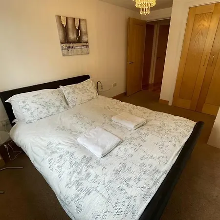 1 Bed Apartment Next To Train Station City Centre Leeds (West Yorkshire)